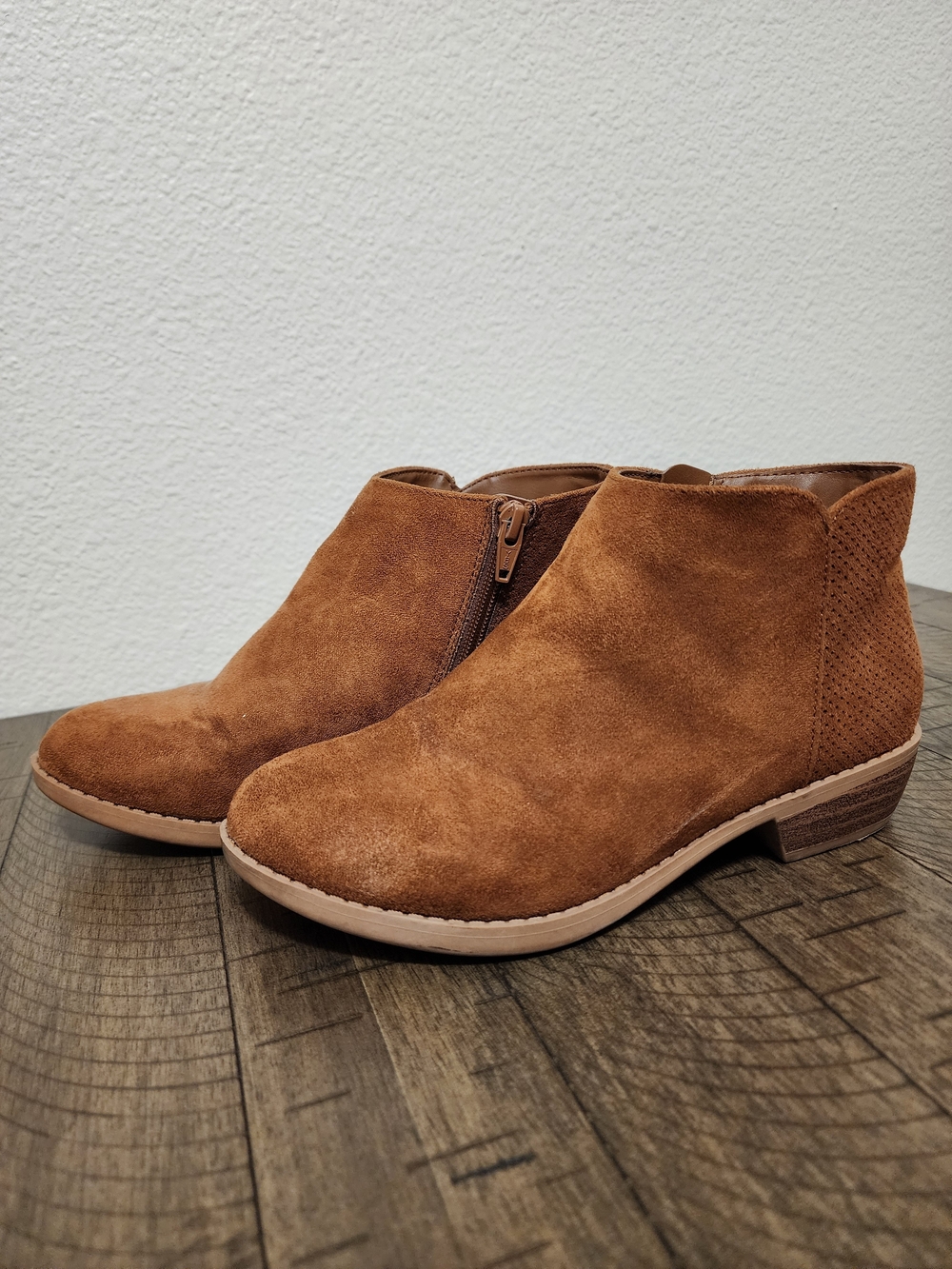 Cat & Jack Kids Brown Suede Ankle Boots